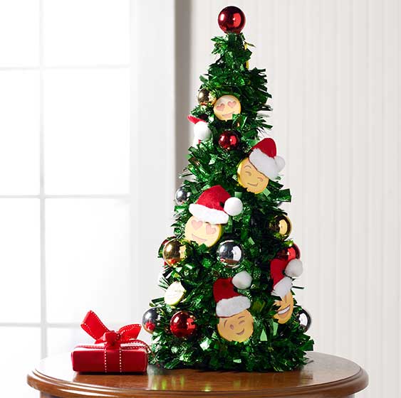DIY EMOJI Christmas Wreath and Tree - Cathie Filian & Steve Piacenza