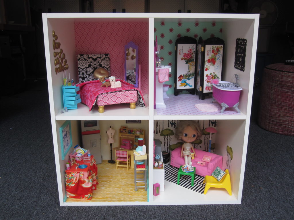bookshelf barbie house