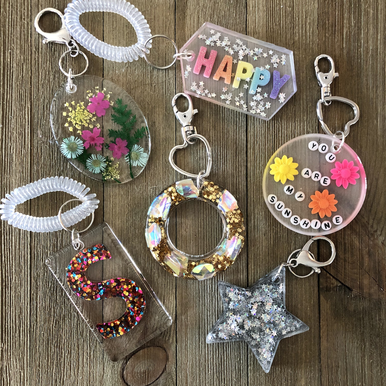 Make Resin Jewelry Using Pretty Pressed Flowers - Mod Podge Rocks