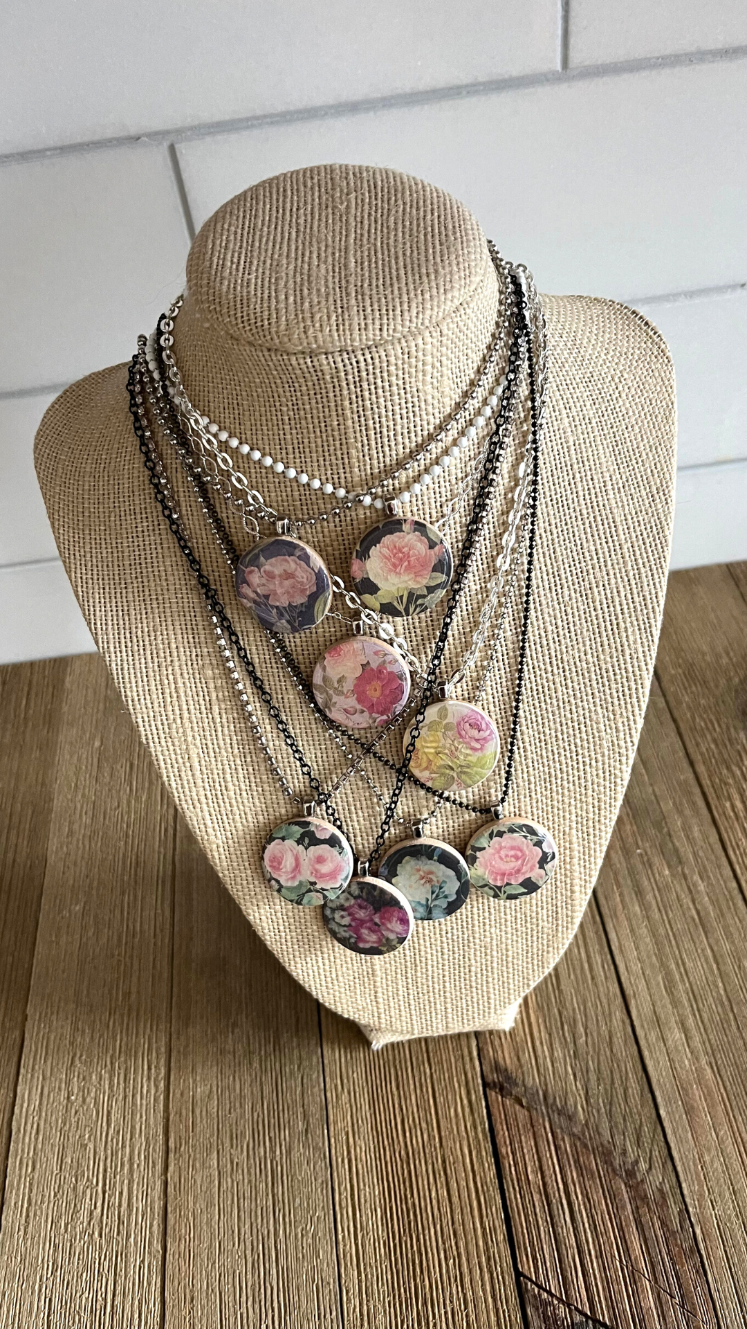 Make Resin Jewelry Using Pretty Pressed Flowers - Mod Podge Rocks